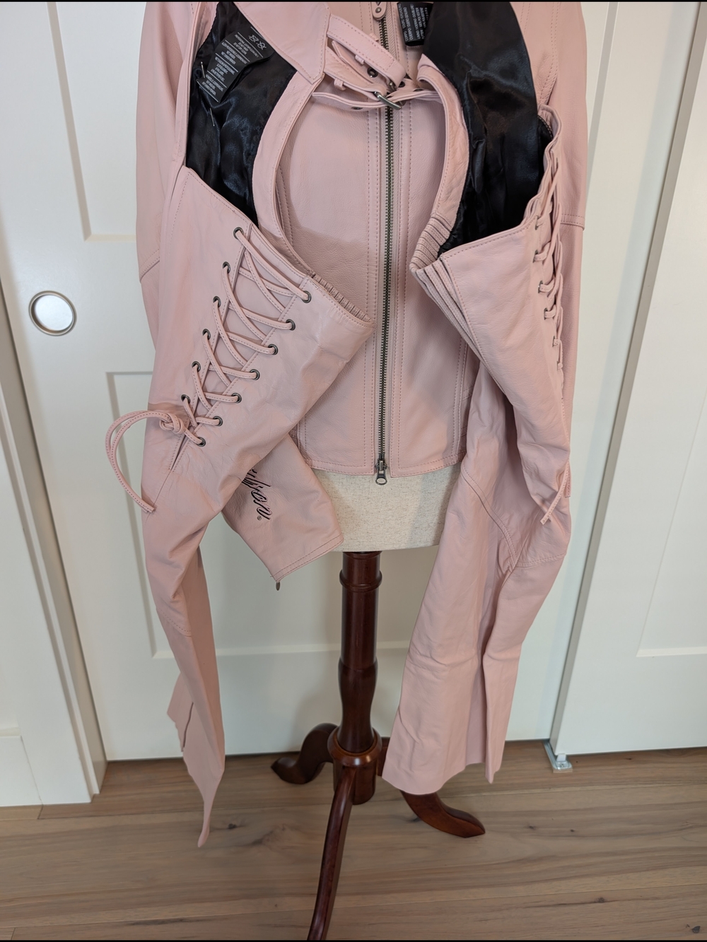 Harley-Davidson Blush Pink Leather Zip Motorcycle Jacket With Matching Chaps - Picture 4 of 7
